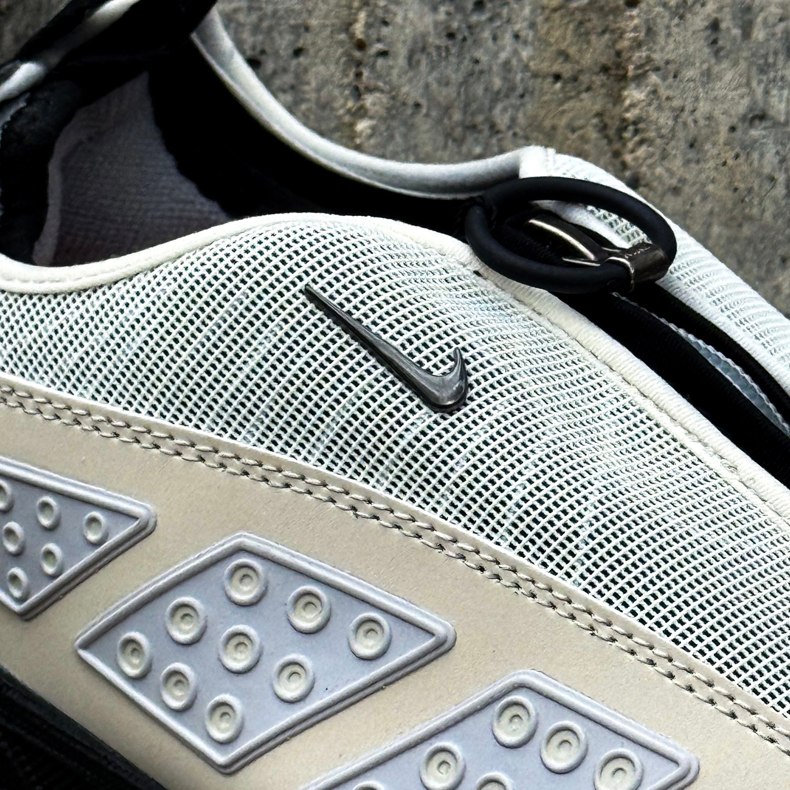 NIKE AIR MAX SNDR / GREY