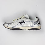 NEW BALANCE 204L / SILVER METALLIC BLACK