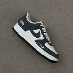 NIKE AIR FORCE ONE / STUSSY GREY