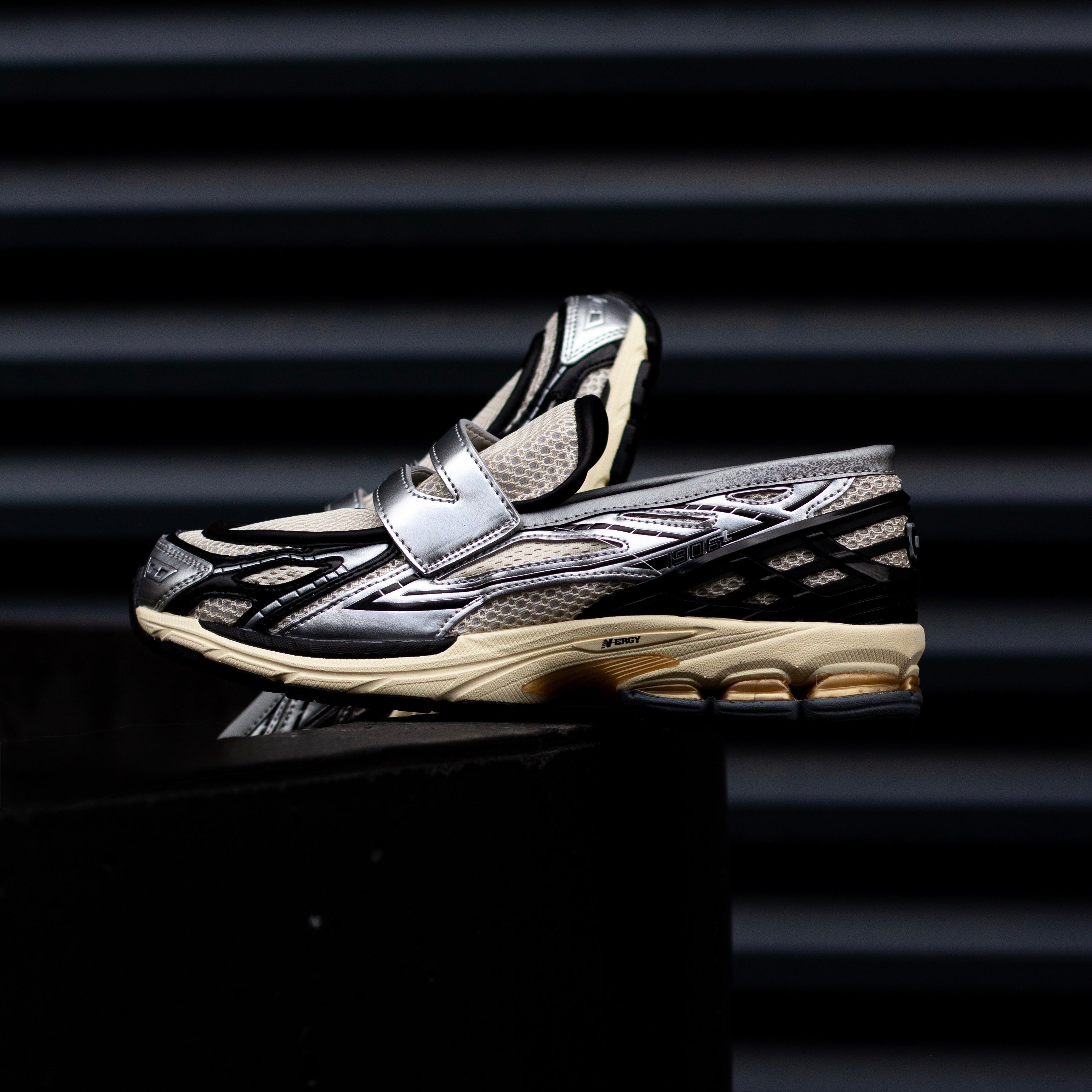 NEW BALANCE 1906L / SILVER METALLIC CREAM