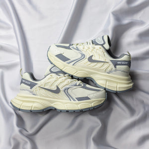 NIKE SKATE / WHITE