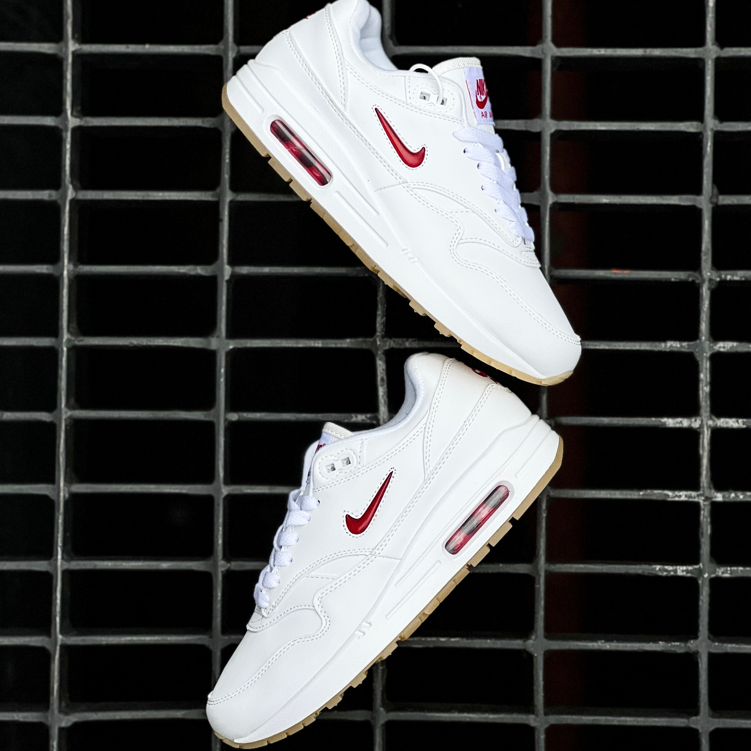 NIKE AIR MAX 1 PREMIUM / WHITE RED