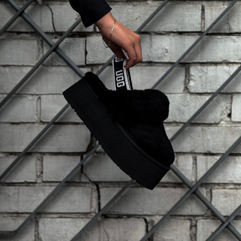UGG FUNKETTE SLIPPER / BLACK
