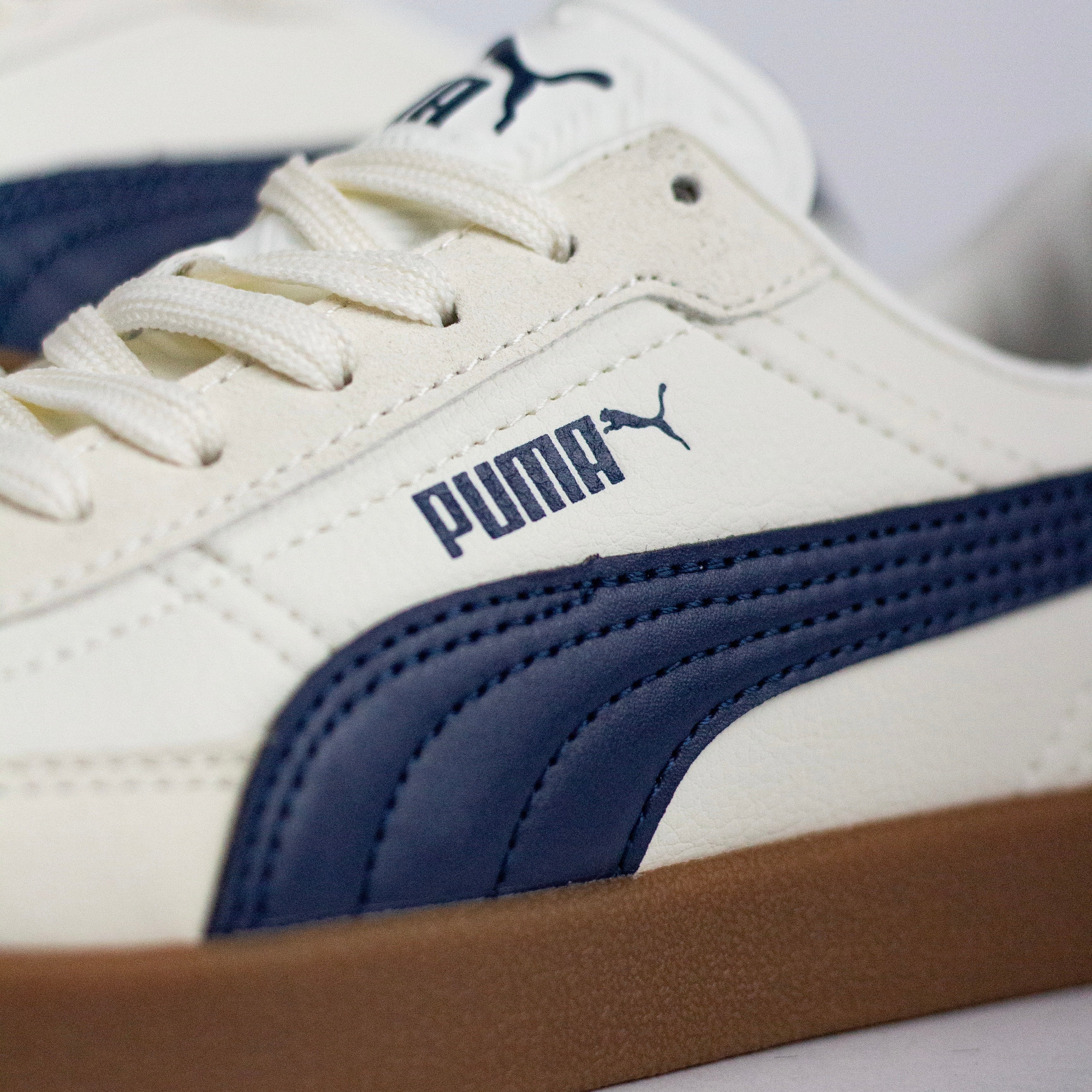 PUMA / WHITE BLUE