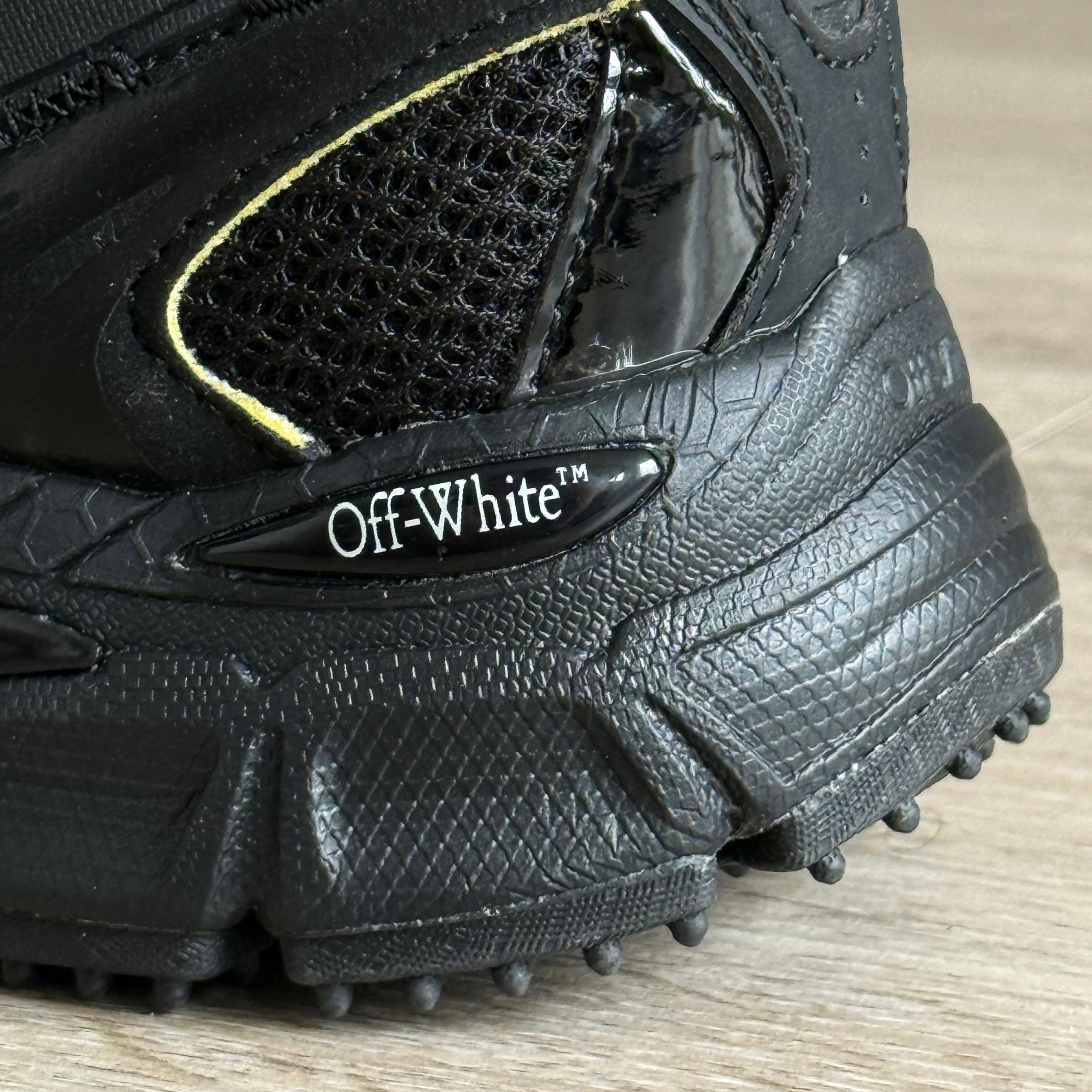 OFF WHITE BE RIGHT / BACK BLACK