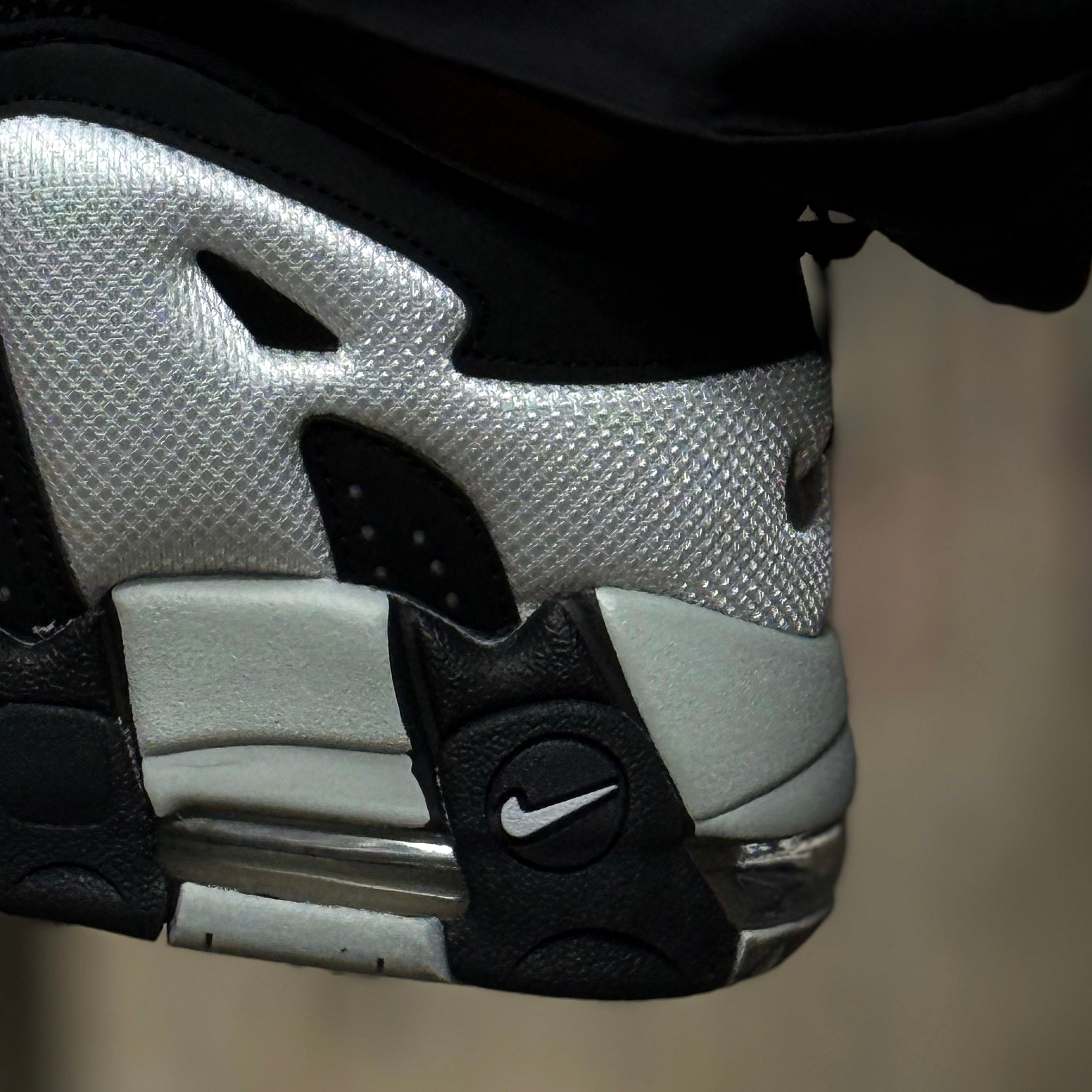 NIKE AIR MORE UPTEMPO LOW / BLACK PHOTON