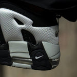 NIKE AIR MORE UPTEMPO LOW / BLACK PHOTON