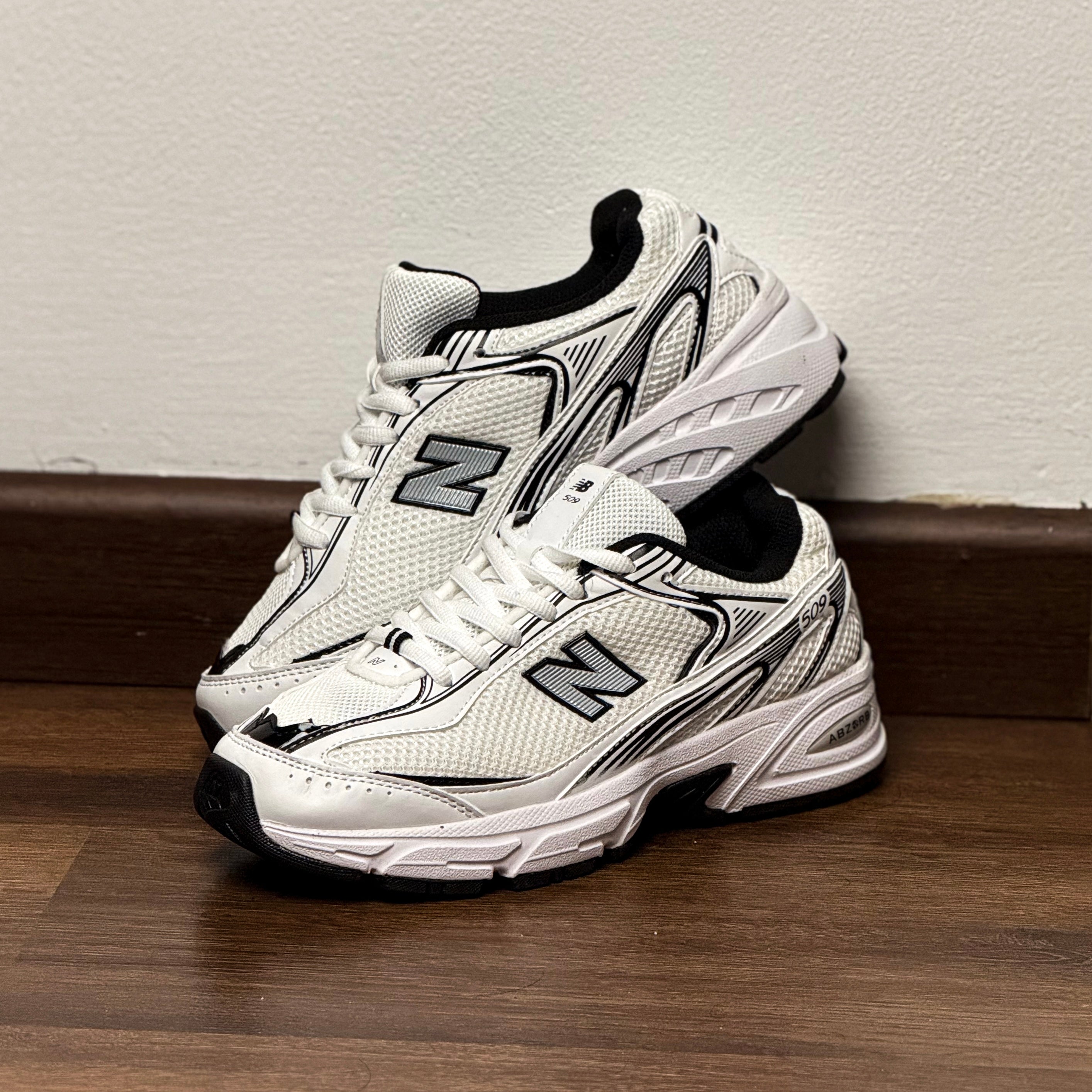 NEW BALANCE 509 / WHITE BLUE