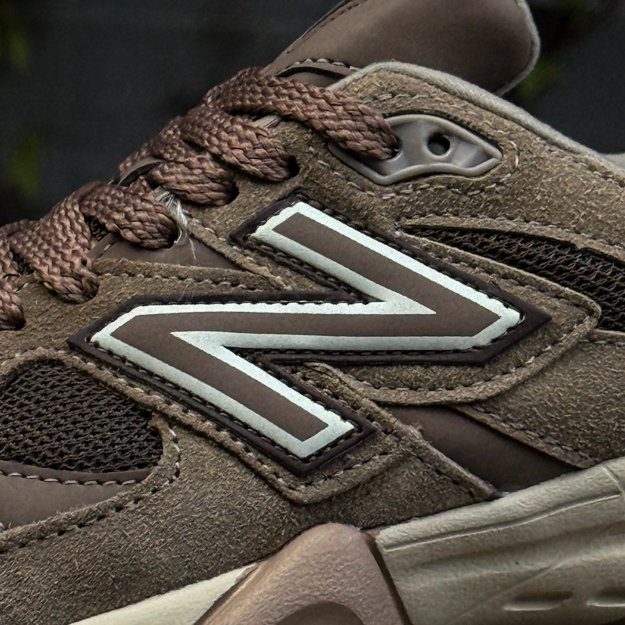 NEW BALANCE 9060 / MUSHROOM TIMBERWOLF