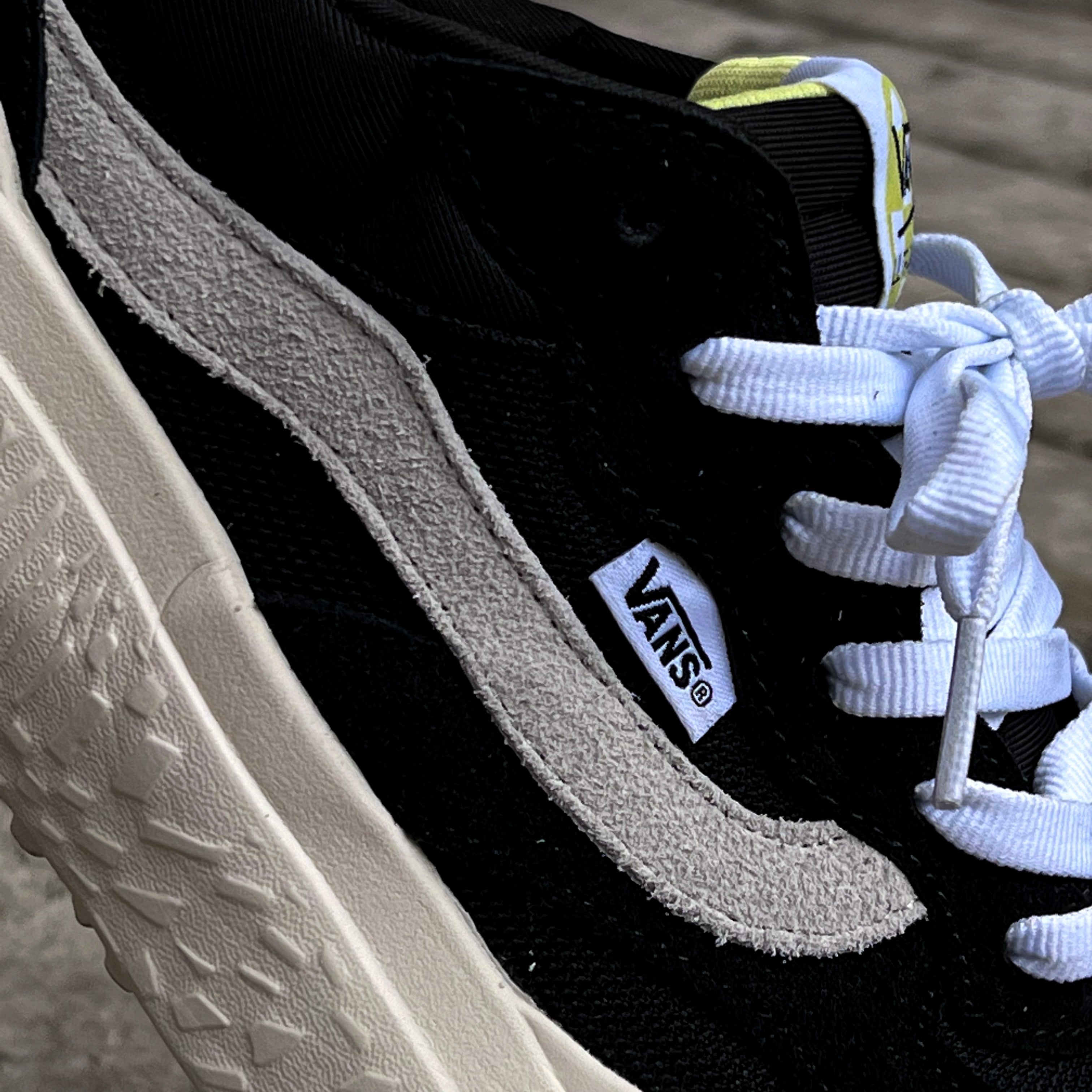 VANS ULTRARANGE NEO VR3 / BLACK WHITE