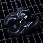 NEW BALANCE 740 / BLACK SILVER METALLIC