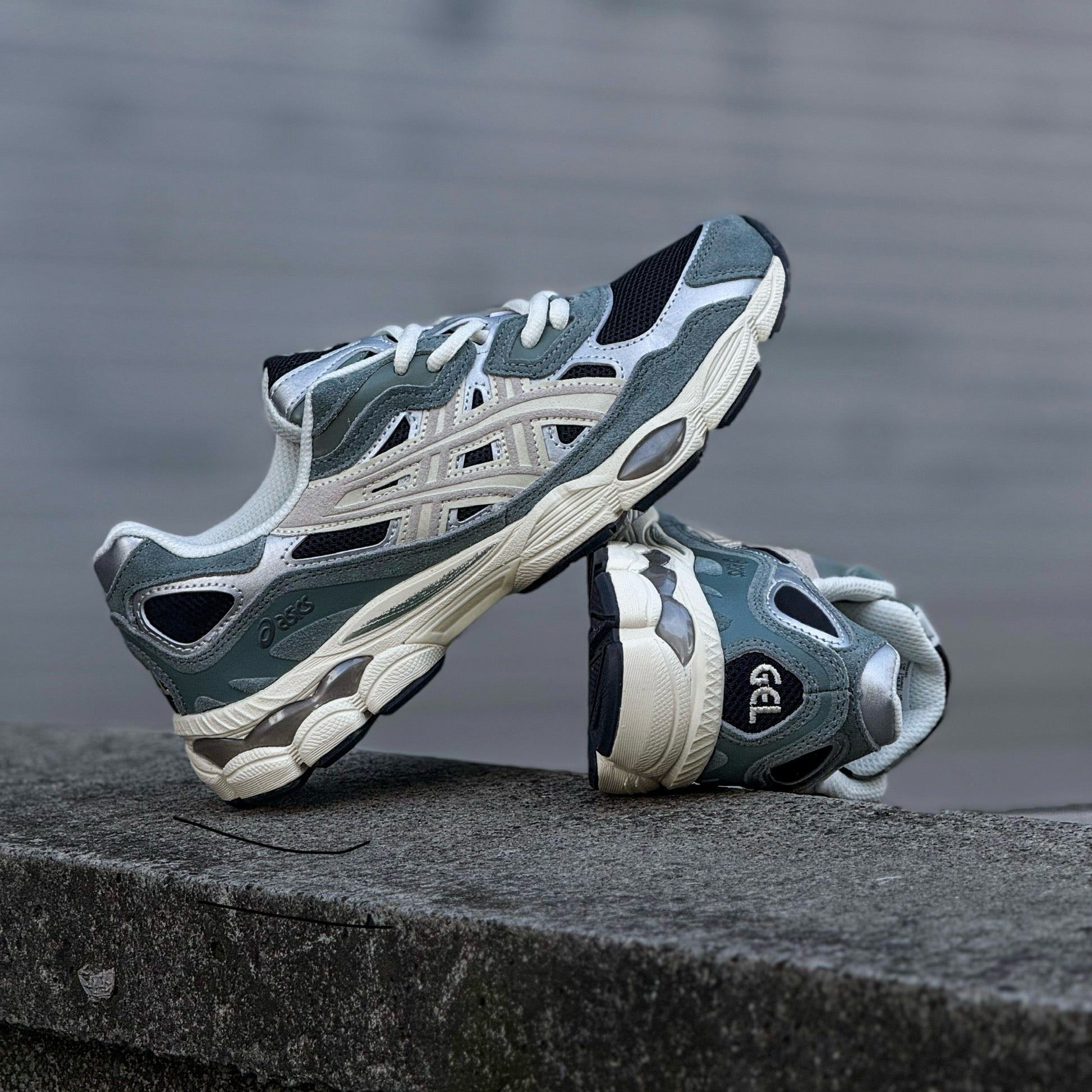 ASICS GEL - NYC / GRAPHITE GREY SMOKE GREY