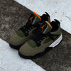 JORDAN 4 RETRO / UNDEFEATED
