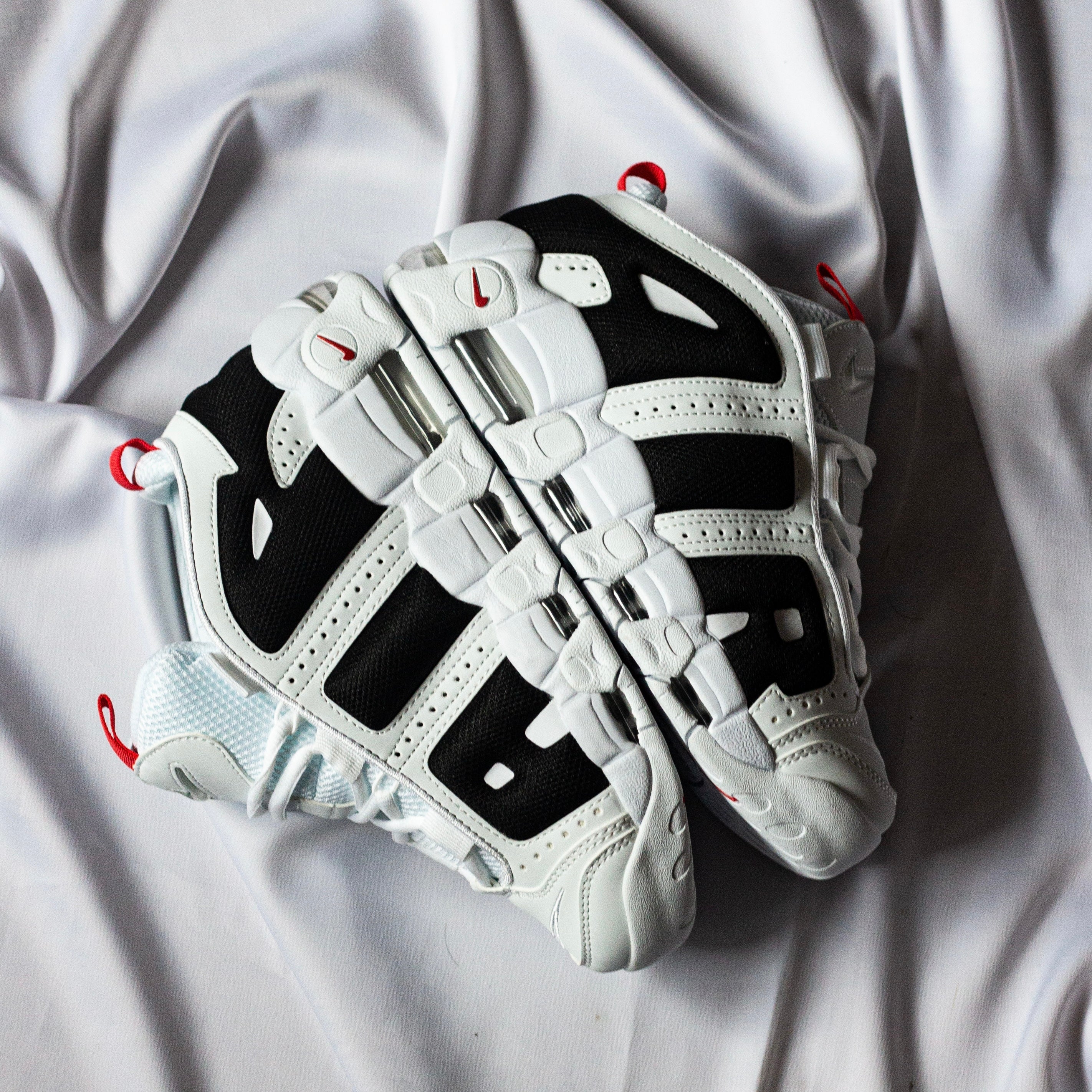 NIKE AIR MORE UPTEMPO / WHITE