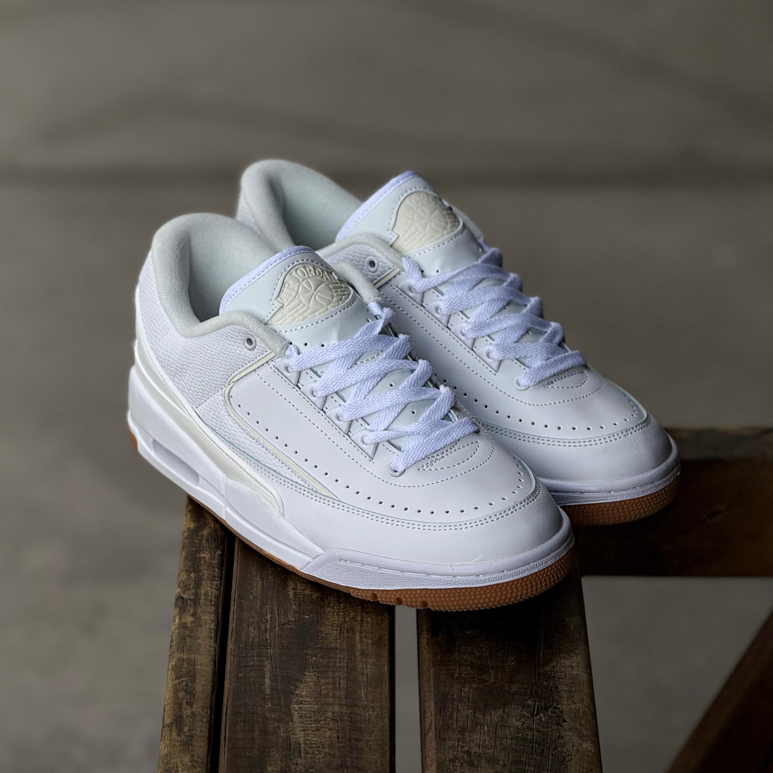 AIR JORDAN 2/3 / WHITE GUM