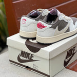 AIR JORDAN 1 LOW OG SP / TRAVIS SCOTT MOCHA