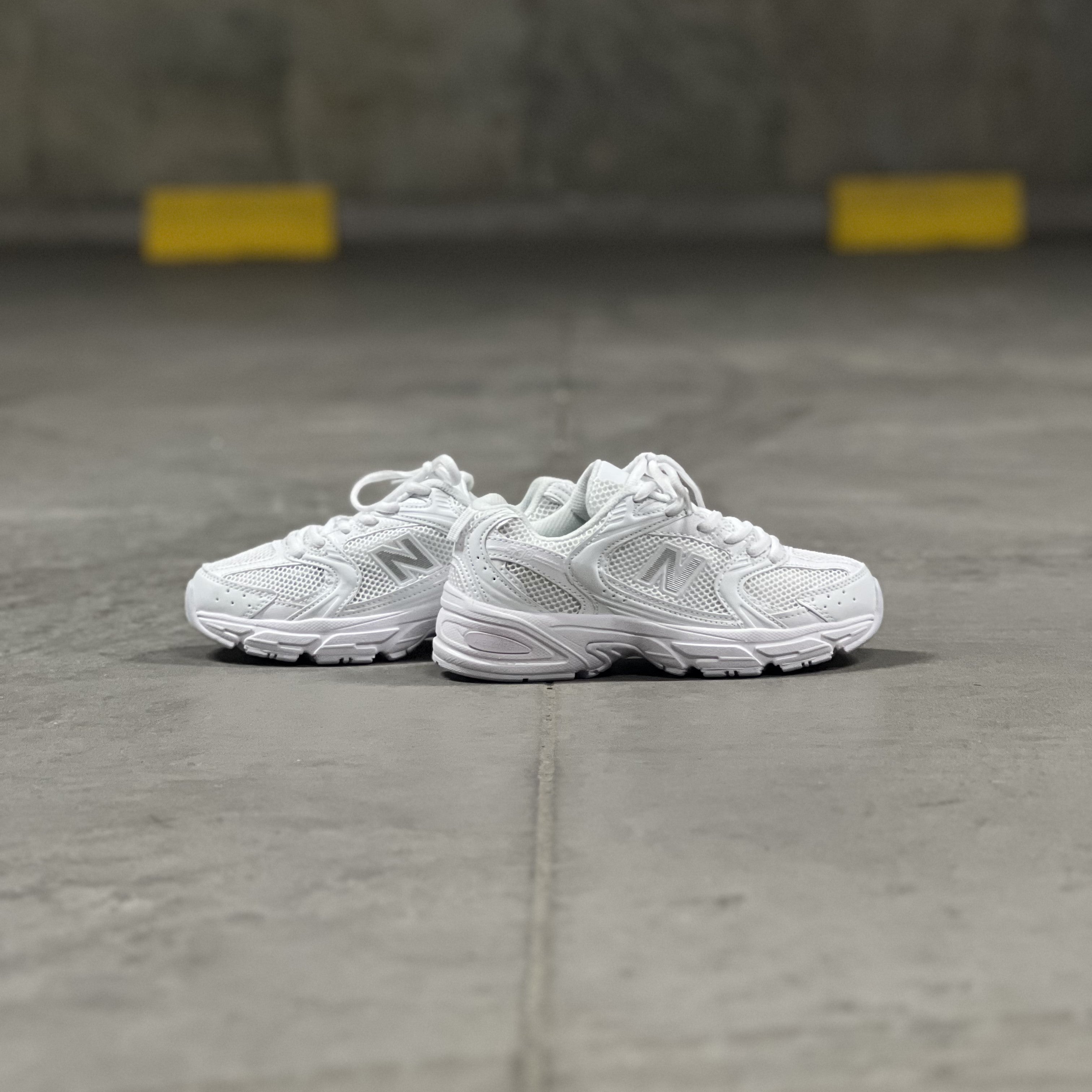 New Balance 530 / All White