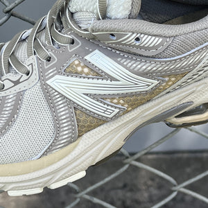 New Balance 860 / Beige Timberwolf V2