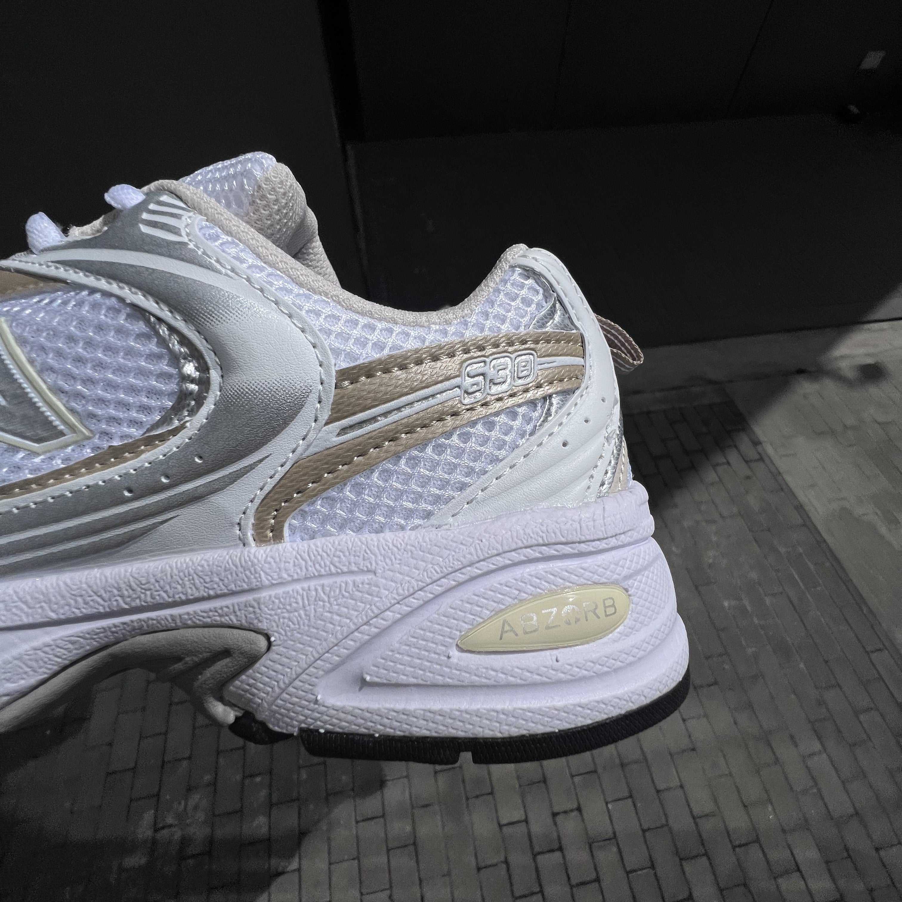 New Balance 530 / White Gold