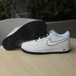 Nike Air Force 1 / Classic Black Line
