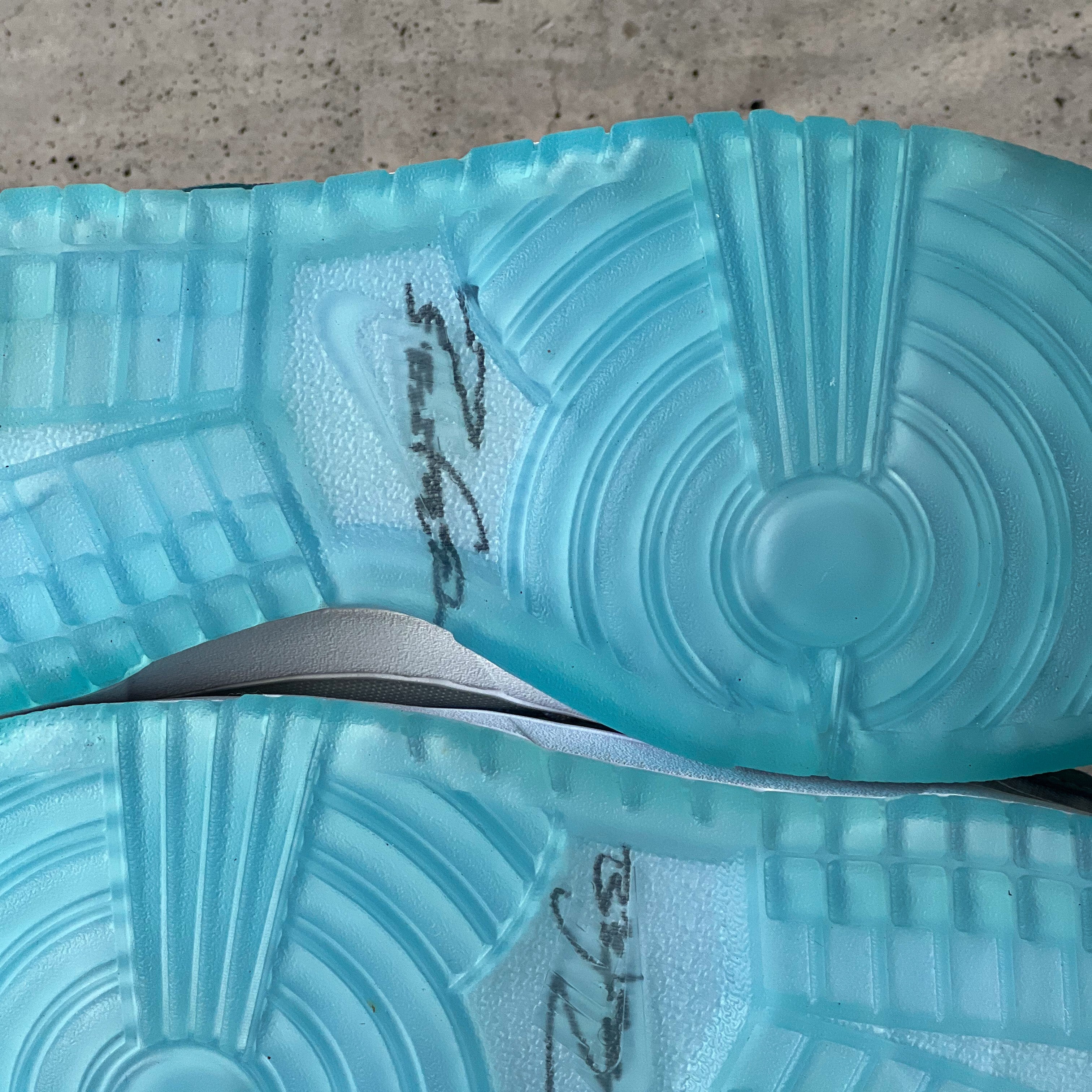 NIKE DUNK SB / Futura Laboratories Bleached Aqua - Low