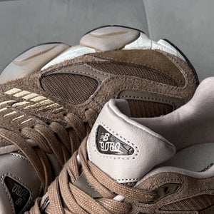 New Balance 9060 / Mushroom Timberwolf