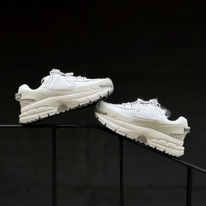 Nike Zoom Vomero / Roam White