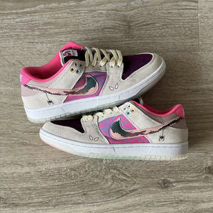 NIKE DUNK SB / Spider-Gwen - Low