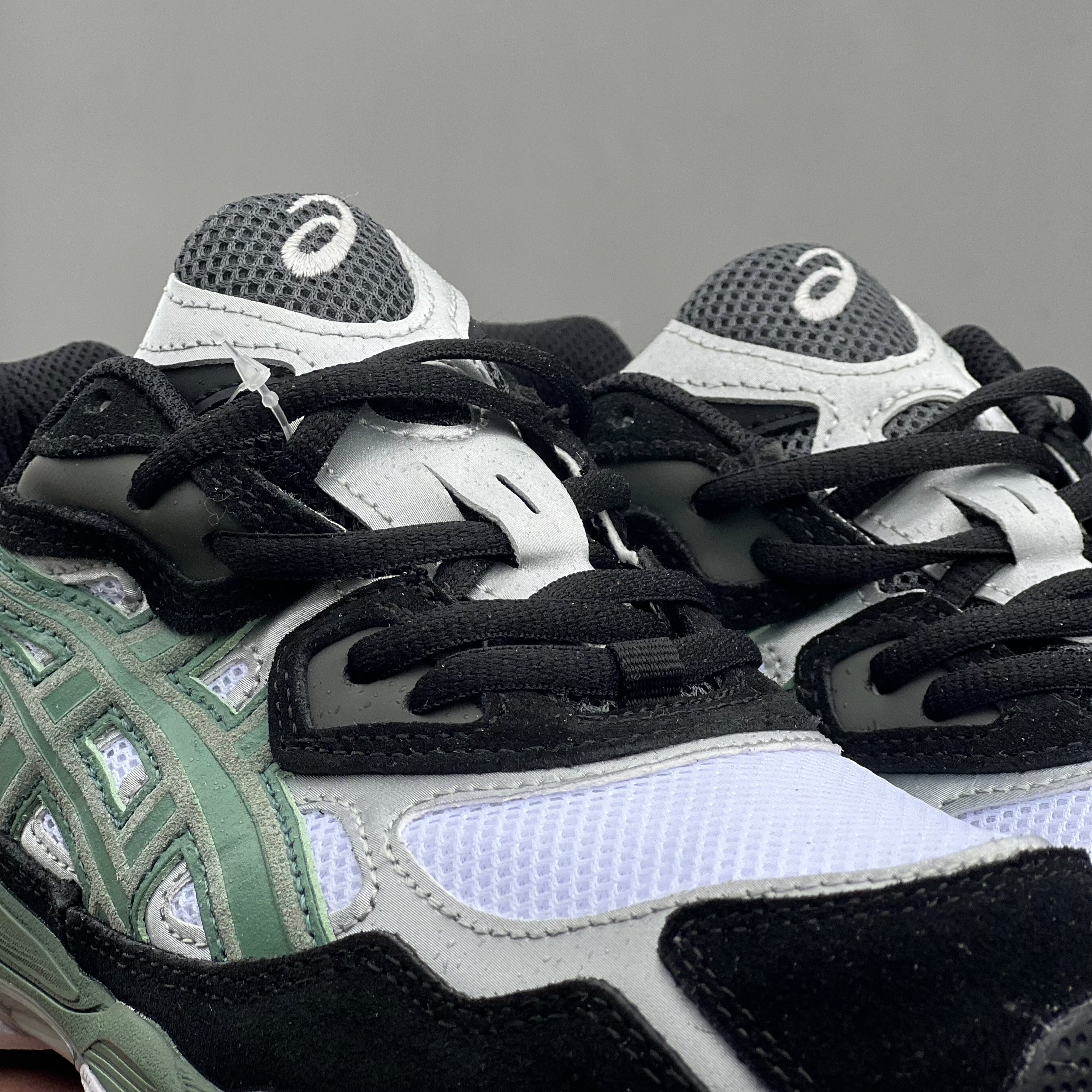ASICS Gel NYC / Black - Mint green