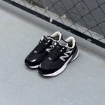 New Balance 990 / Black - Navy MiUSA