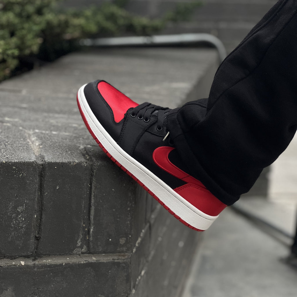 Air Jordan I / Satin Bred - High