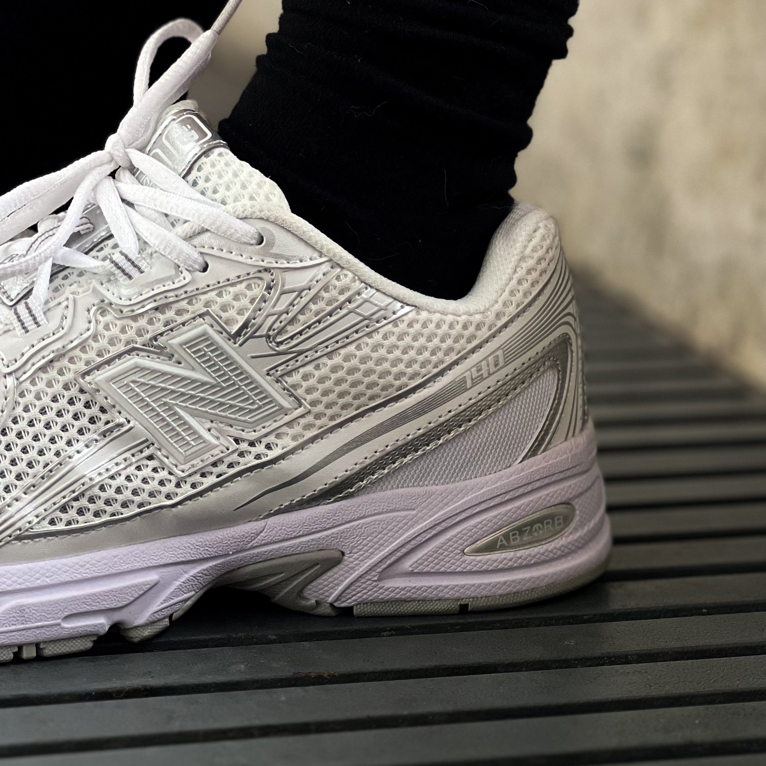 NEW BALANCE 740 / White Silver