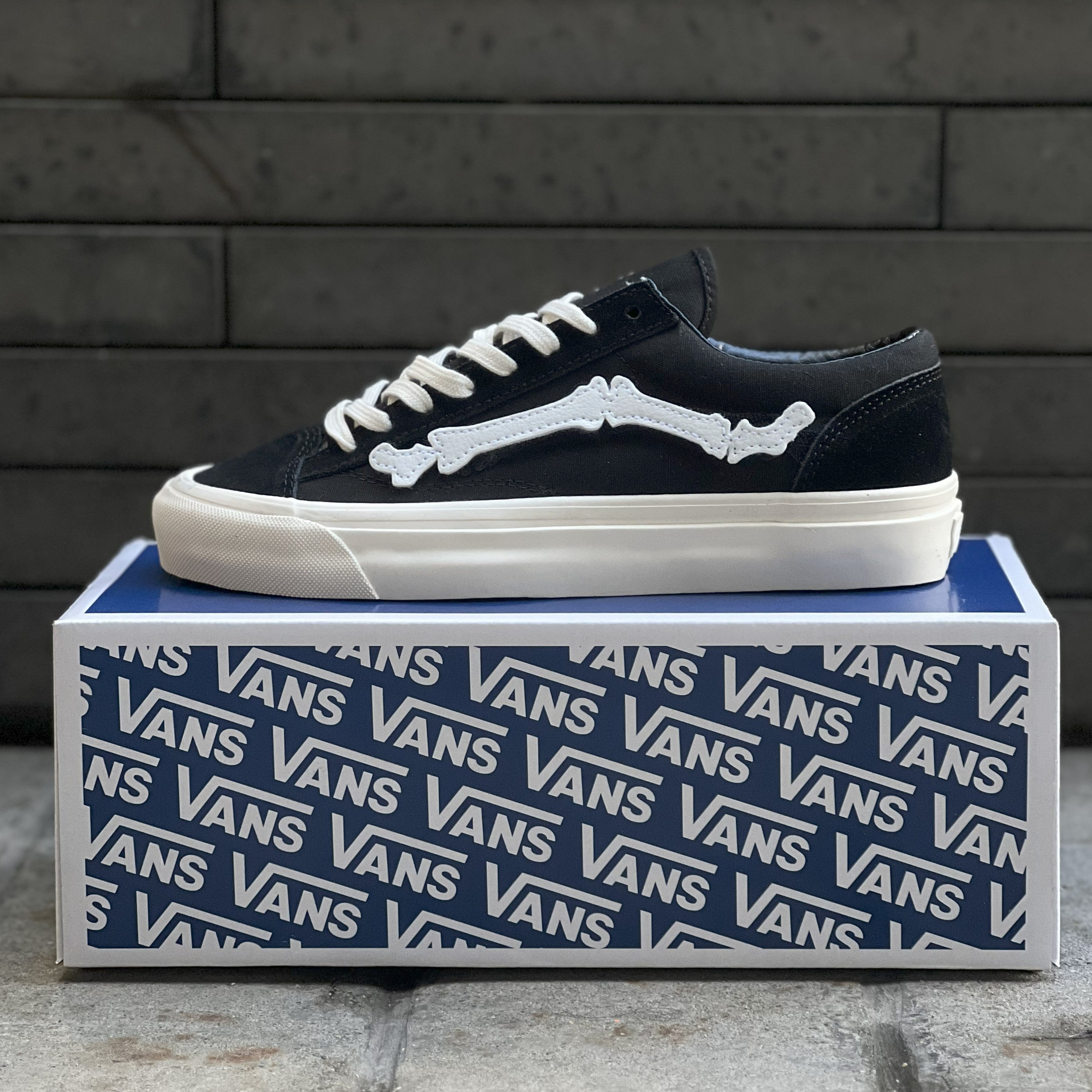 VANS Style 36 / Blends Bones