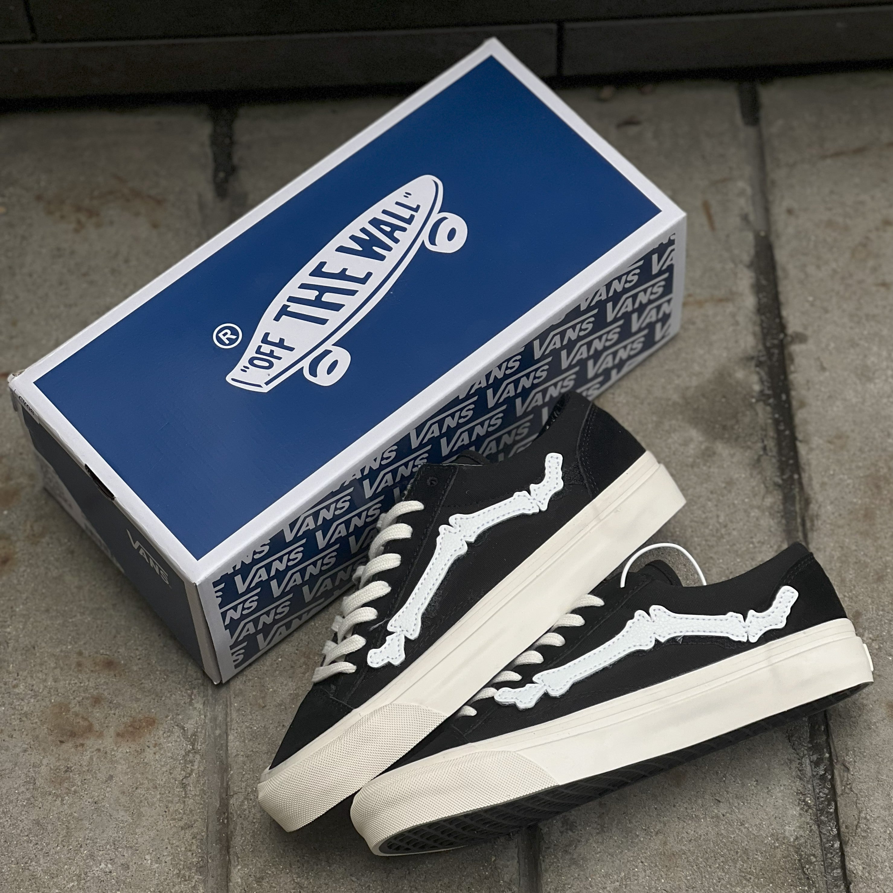 VANS Style 36 / Blends Bones