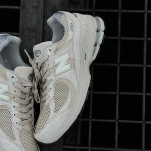 New Balance 2002R / White Cream