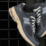New Balance 2002R / Dark grey