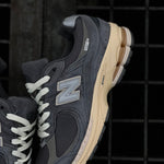 New Balance 2002R / Dark grey
