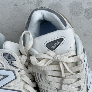 New Balance 9060 / Sea Salt White