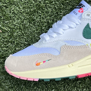 Nike Air Max / All Petals United