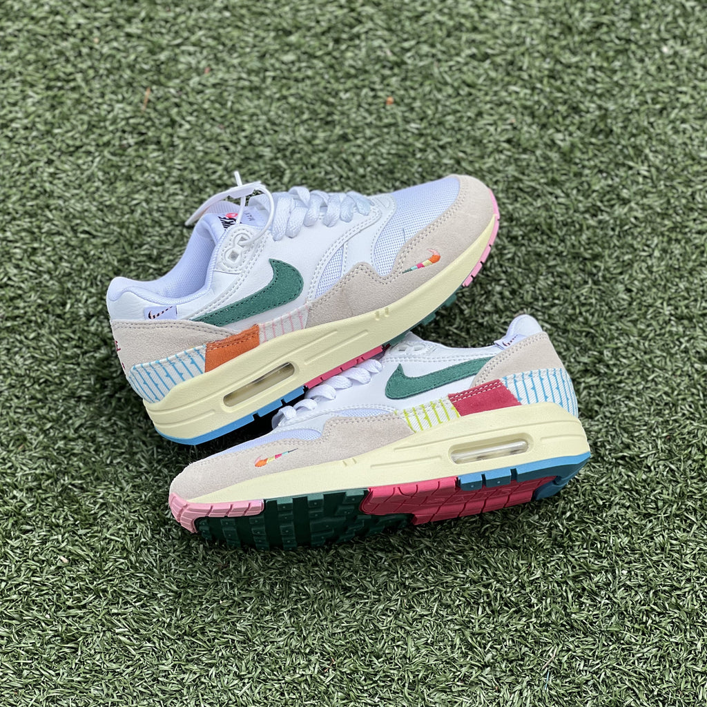 Nike Air Max / All Petals United