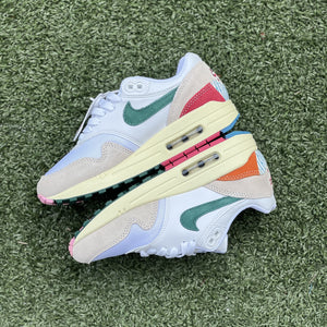 Nike Air Max / All Petals United