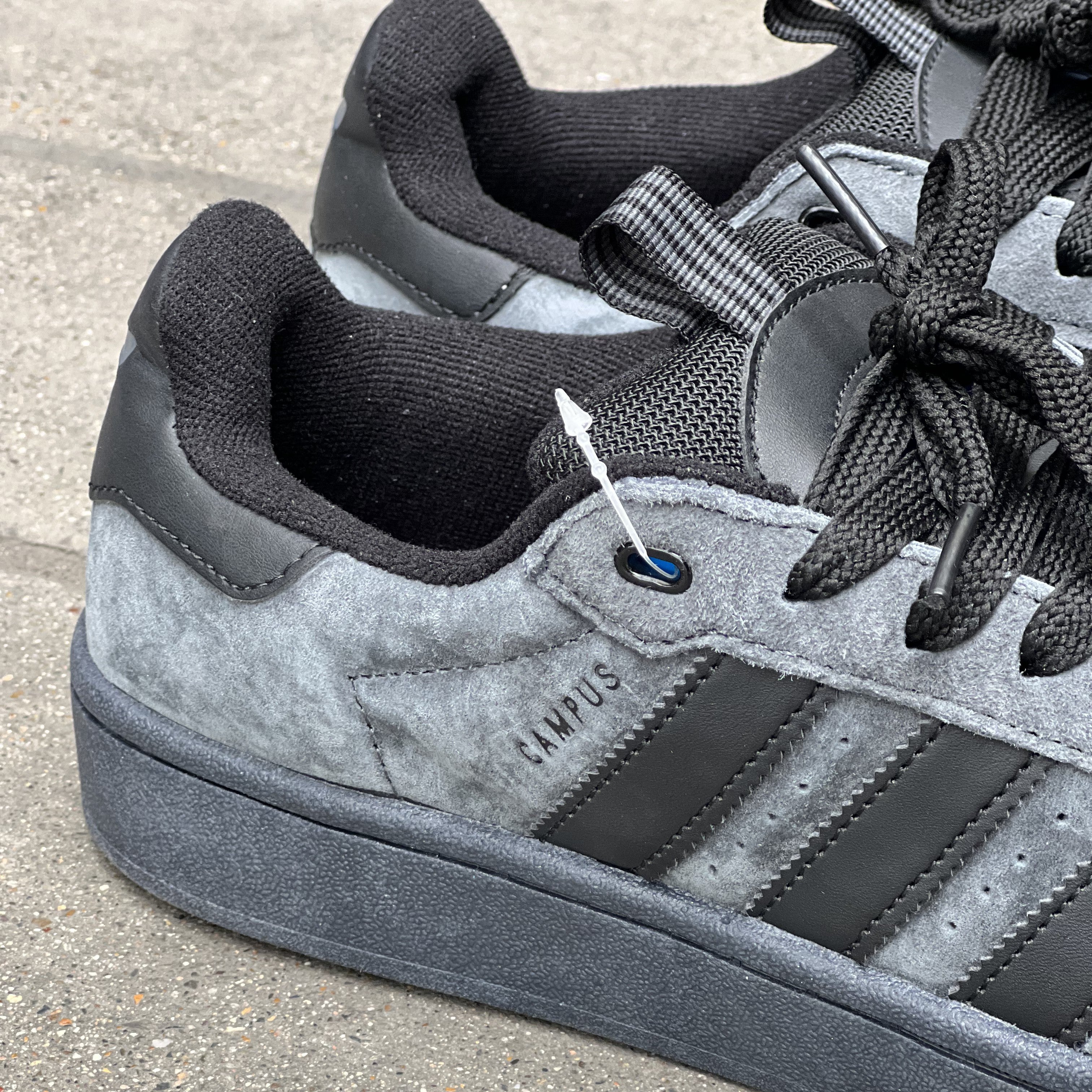 Adidas Campus 00's / Carbon Black