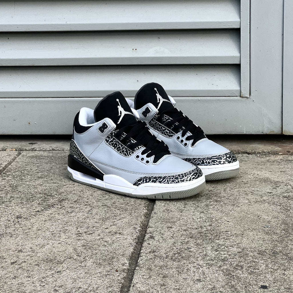 Air Jordan III / Wolf Grey