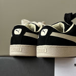 PUMA PLEASURES / BLACK