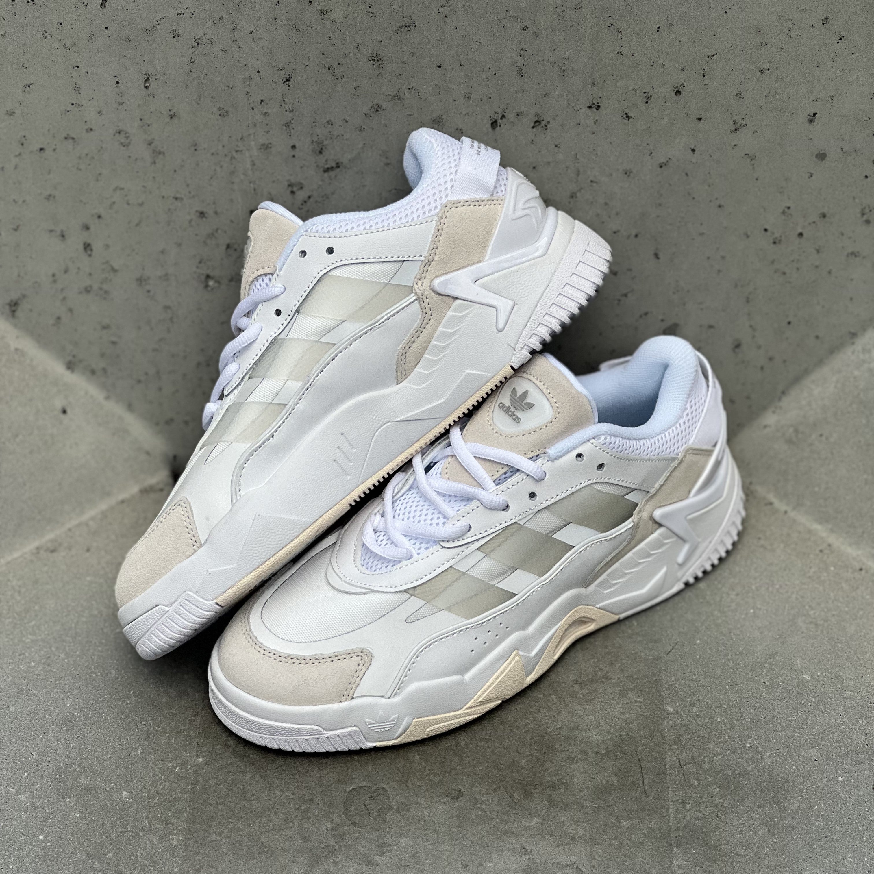 Adidas Niteball 2.0 / Cream