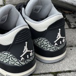 Air Jordan III / Off Noir
