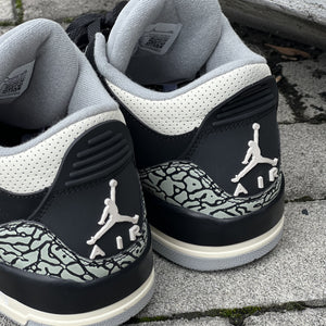 Air Jordan III / Off Noir
