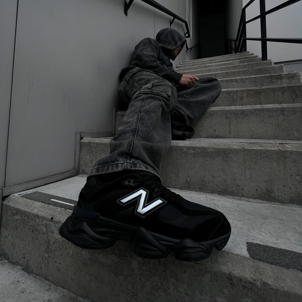 New Balance 9060 / All Black