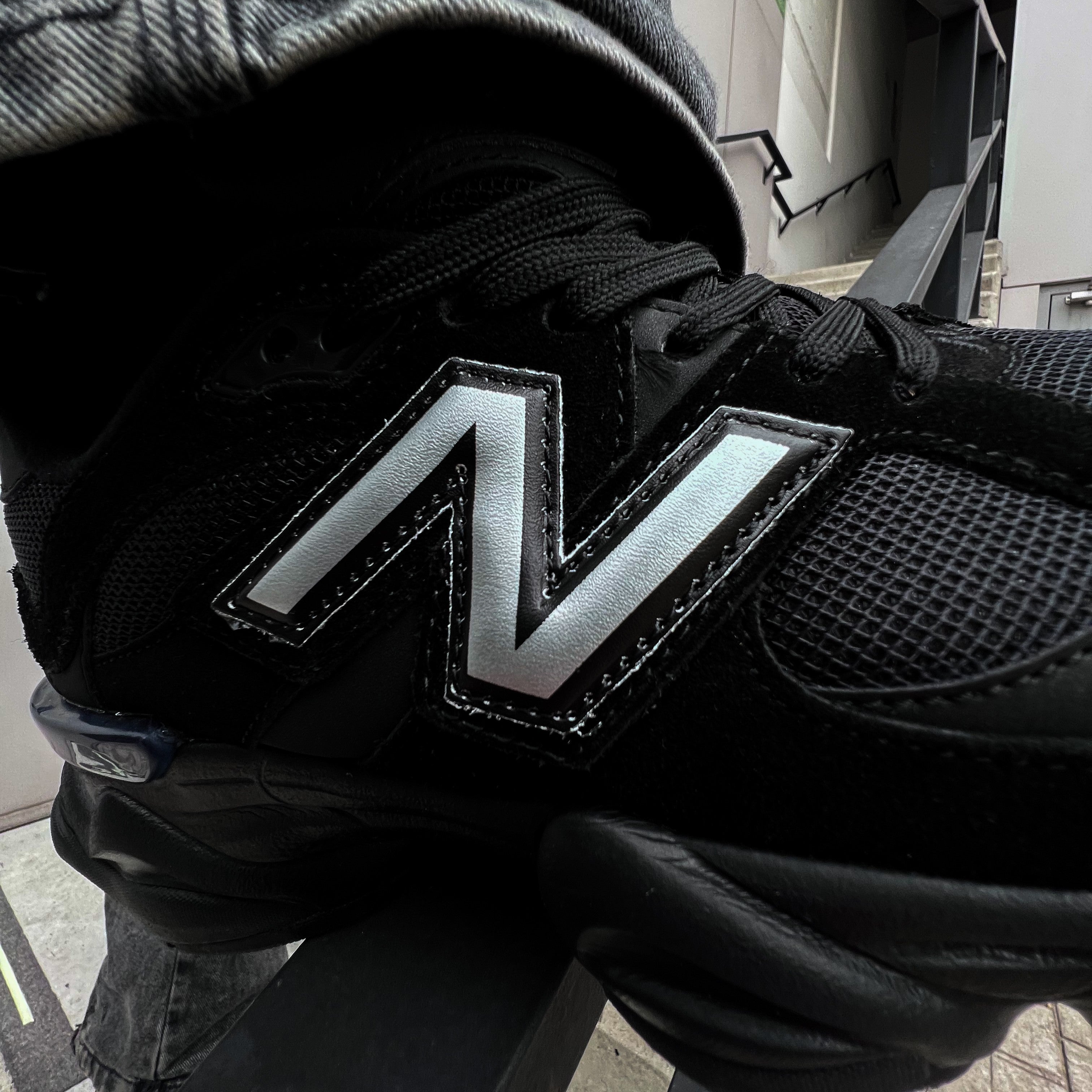 New Balance 9060 / All Black