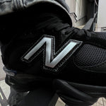 New Balance 9060 / All Black